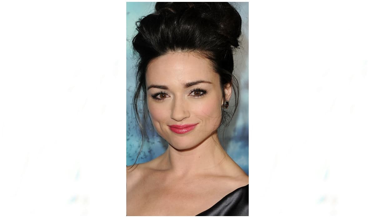 <b>Crystal Reed</b>
<br>La actriz que le dio vida a Allison Argent en 'Teen Wolf' comenzó su carrera en televisión en el 2010, en la serie 'CSI: Crime Scene Investigation'. En el 2018 fue Elizabeth Keller en la cinta 'Ghostland'.
<br>