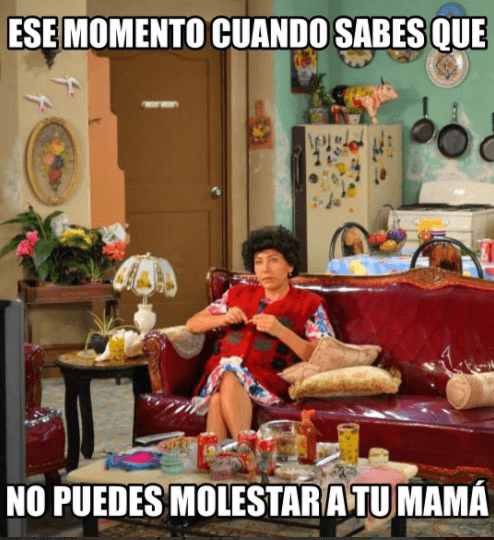 Las mamás aman ver televisión o pasar el tiempo haciendo cosas que de verdad disfruten, pero les irrita bastante que las interrumpen, ¿te suena familiar?