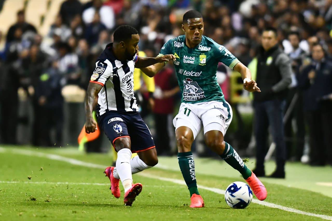 Luis Montes se lució con doblete en la goleada de 3-1 sobre el campeón Monterrey que alaga su racha a cinco jornadas sin triunfo.