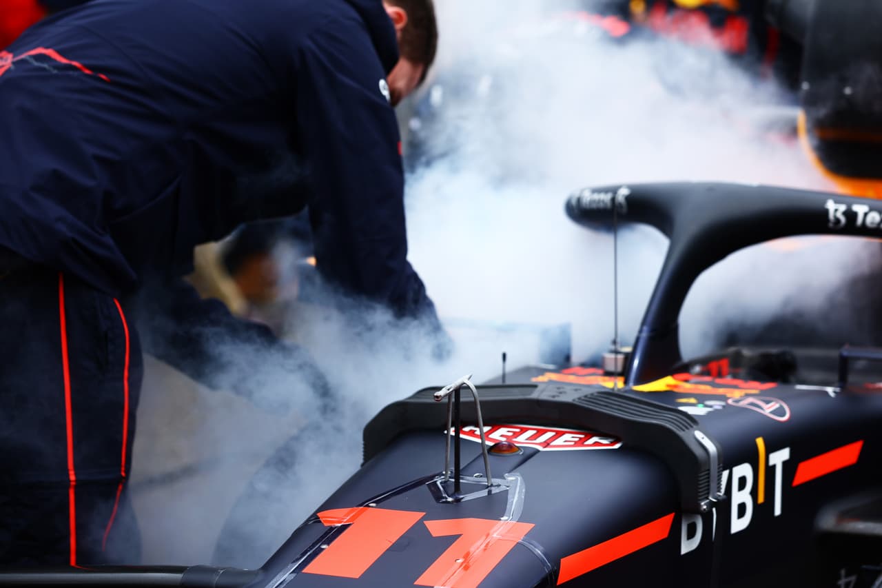 Gran carrera de Red Bull para su primer 1-2 desde el 2016 con Max Verstappen ganador en el GP de Imola y el mexicano Sergio 'Checo' Pérez como segundo lugar en el podio en Italia.