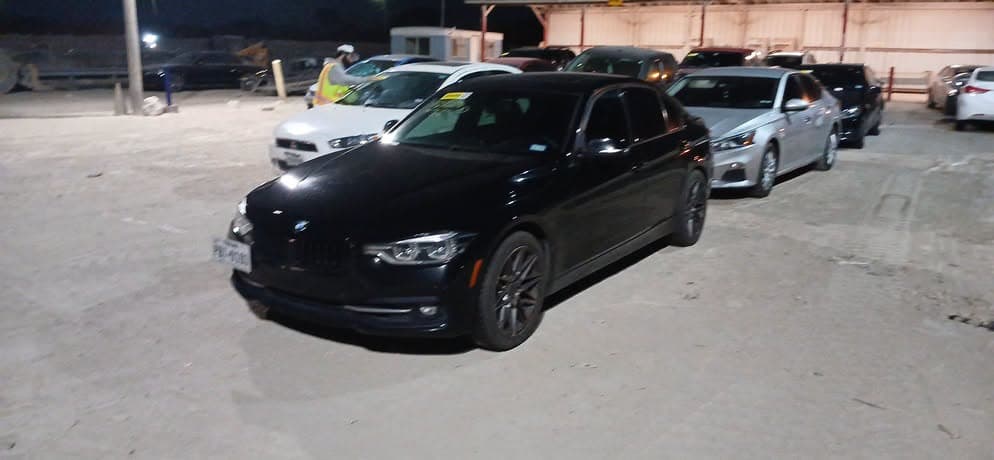 Entre los vehículos que se subastarán hay vehículos de lujo, camionetas SUVs y motocicletas.
<br>
<br>Los vehículos son de las marcas 
<b>Chevrolet, BMW, Suzuki,Yamaha, Jeep, Accura, Harley Davidson, Ford y GMC.</b>