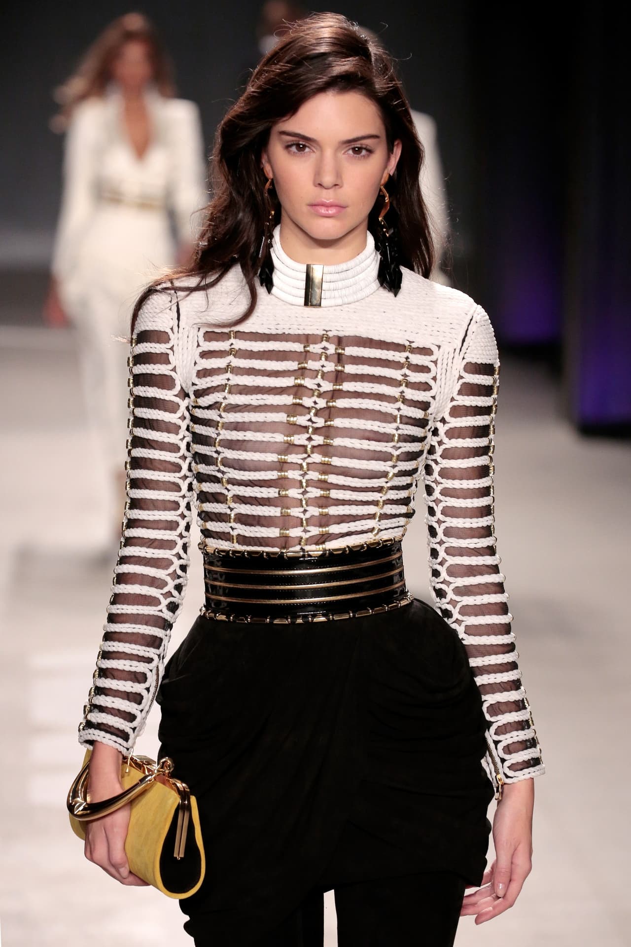 La razón de la molestia es que Kendall Jenner puso a Kourtney Kardashian en 
<b><a href="https://www.univision.com/famosos/pusieron-a-kendall-jenner-en-el-aprieto-de-decir-quien-es-el-mejor-y-el-peor-padre-de-sus-hermanos-y-lo-dijo-fotos" target="_blank">el último lugar</a></b> de la lista, de quienes considera los mejores padres de los Kardashian Jenner.