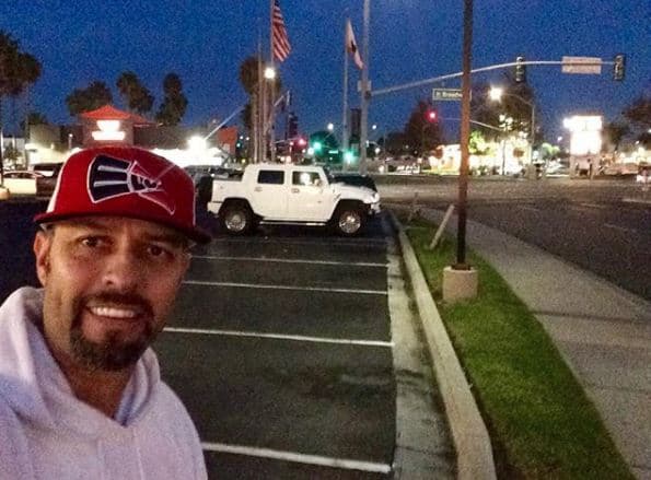 De acuerdo con sus imágenes compartidas en Instagram, Esteban Loaiza es propietario de dos camionetas. 
<b>Una de ellas es este Hummer H2 SUT, </b>el cual tiene desde que estaba casado con la diva de la banda, Jenni Rivera.