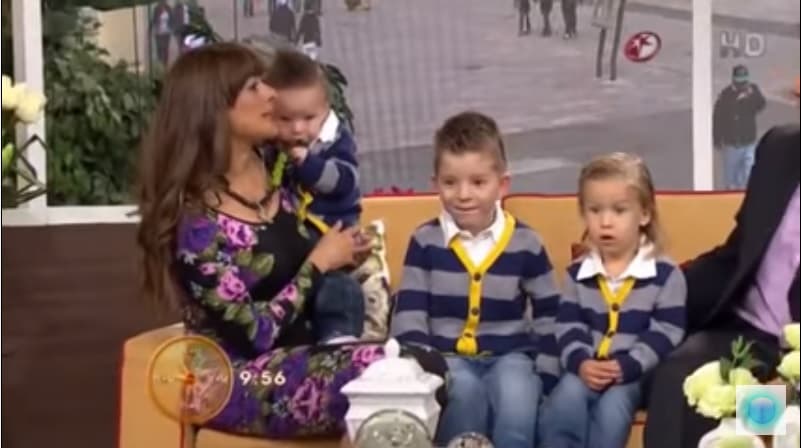 Poco después, en febrero de 2013 en un día de asueto, Galilea llevó al pequeño acompañado de sus medios hermanos (hijos de Fernando Reyna) al programa Hoy.