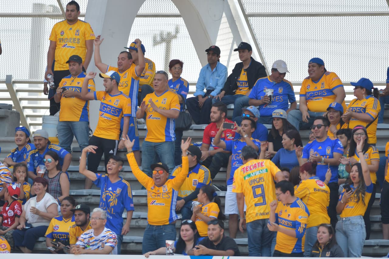 Una muy buena presencia de público de Tigres llegó al Estadio Universitario BUAP para el encuentro por la Jornada 14 del
<a href="https://www.univision.com/deportes/futbol/liga-mx/*">Clausura 2019</a>.