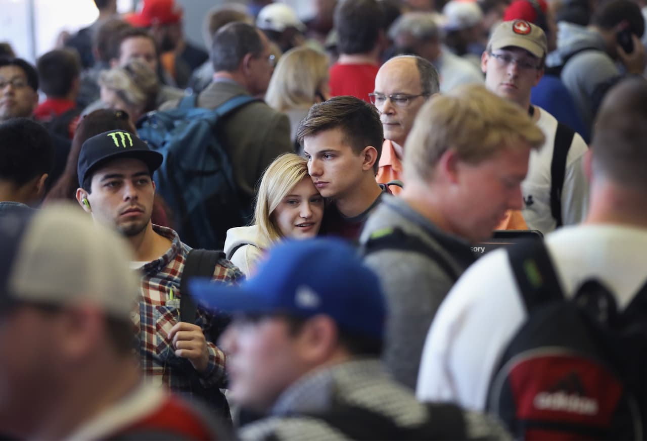 Para evitar dolores de cabeza recomiendan a los pasajeros que lleguen con tres horas de anticipación a los aeropuertos para vuelos internacionales y con dos horas para los vuelos domésticos.