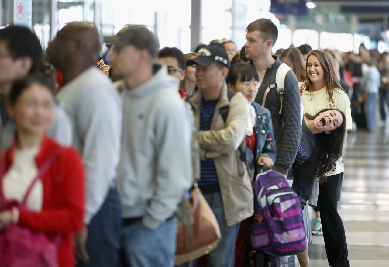 Concejales de Chicago proponen privatizar controles de los aeropuertos