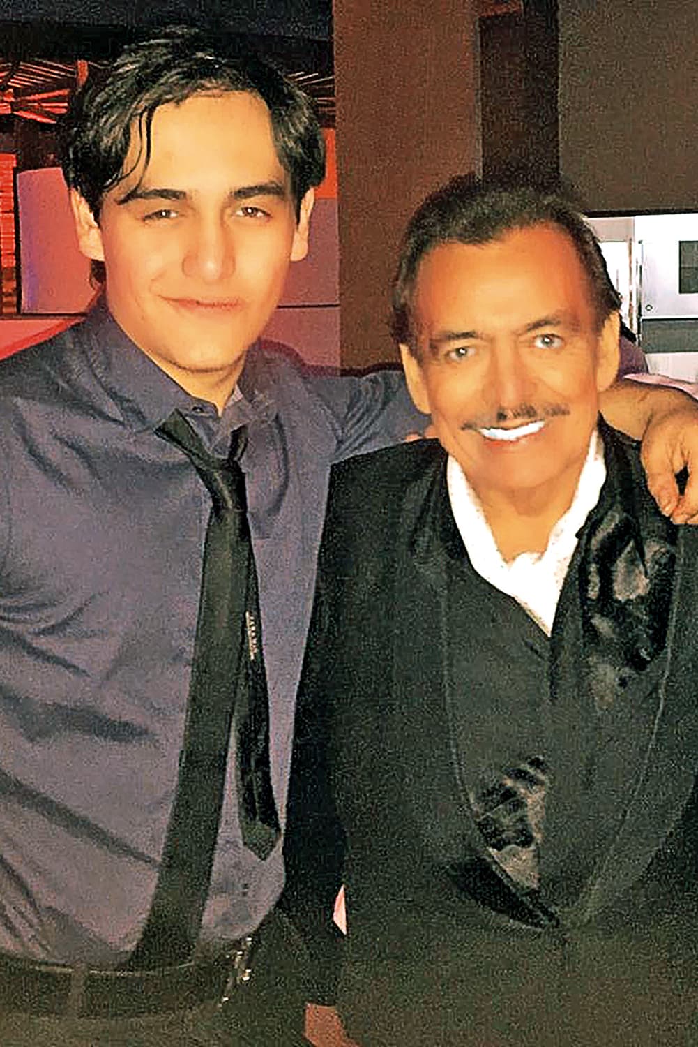 En total,
<b>Joan Sebastian</b> tuvo ocho hijos, de los cuales dos fallecieron cuando el cantante estaba todavía con vida.
