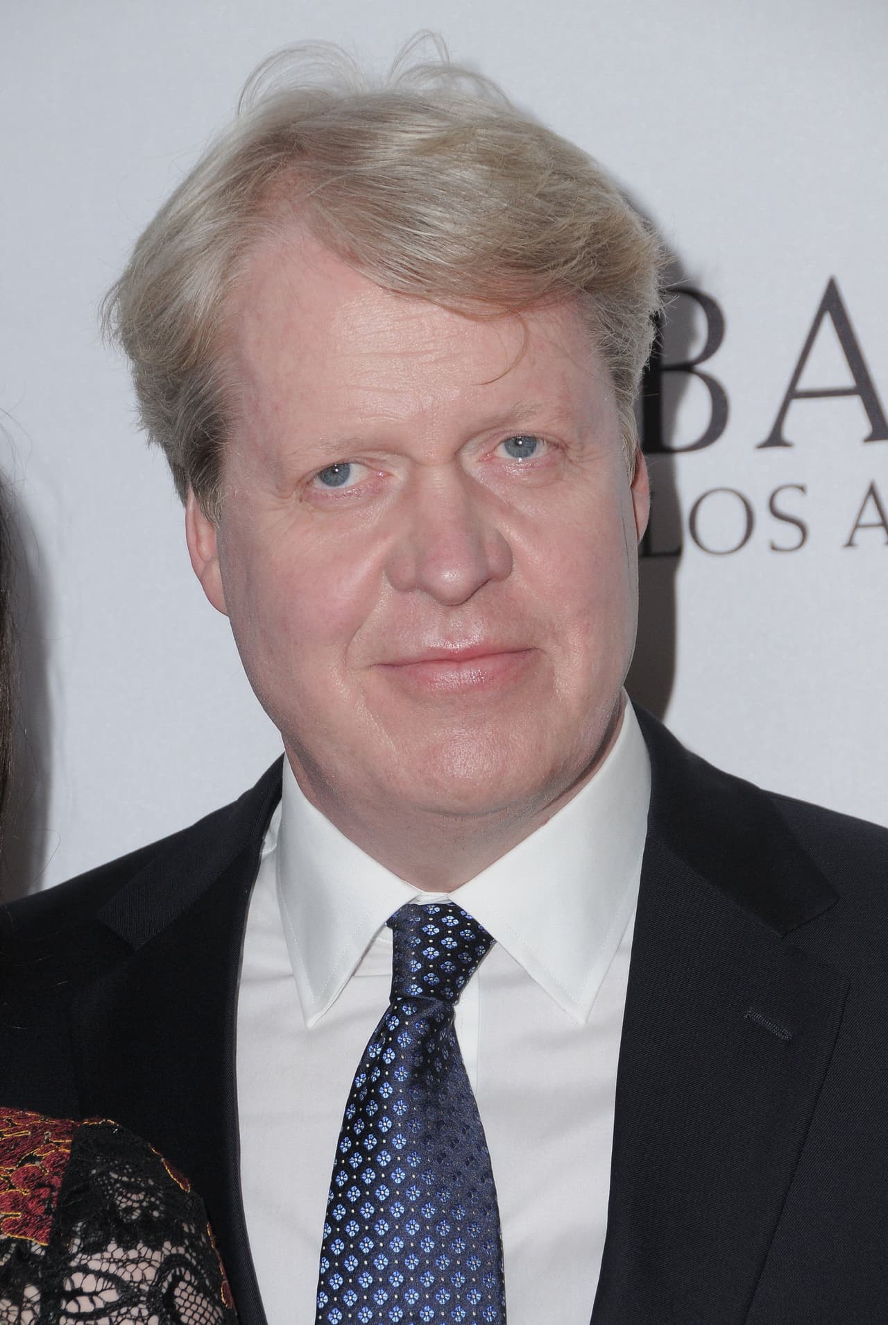 La similitud en su nariz, sonrisa y cejas también destacan.