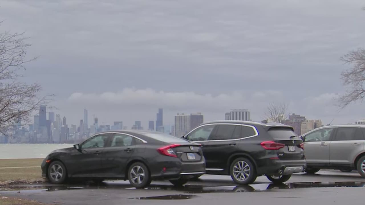 La organización comunitaria Belmont Cragin United les está pidiendo a los habitantes que llamen a su concejal para repudiar la medida. Los parquímetros pondrán fin al estacionamiento gratuito en este lugar.