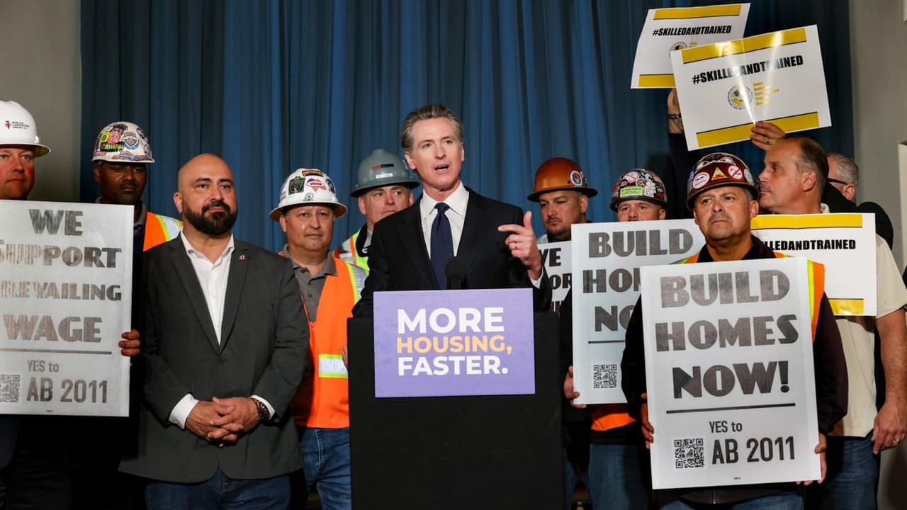 Nueva ley ofrecerá viviendas más accesibles y mejores salarios en California