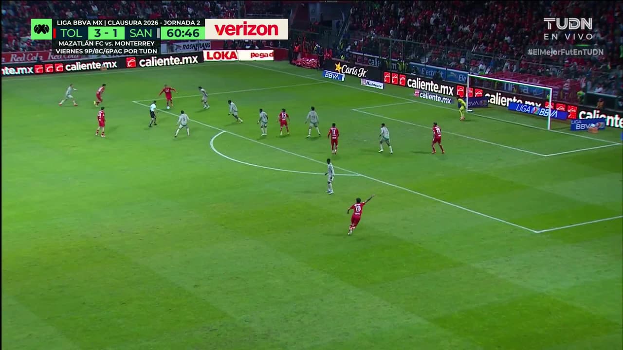 ¡TIRO ATAJADO! disparo por Marcel Ruíz.