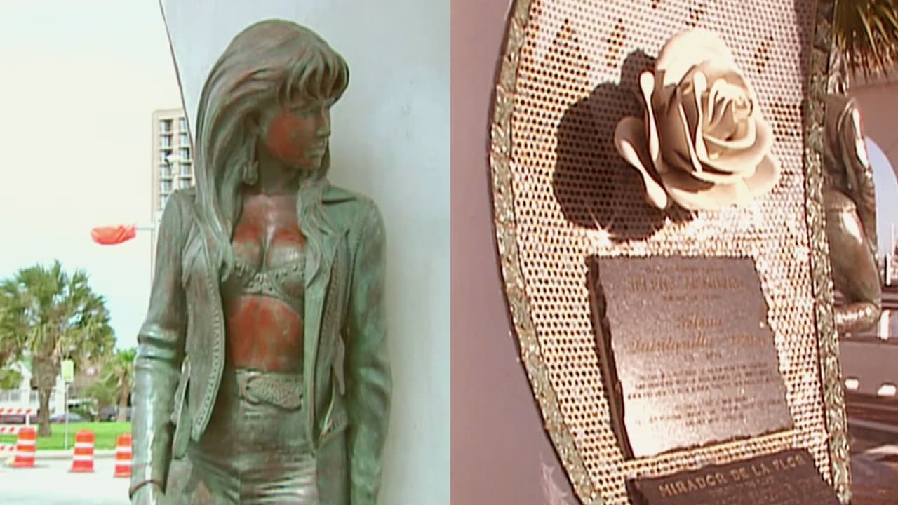 Además, en su natal Corpus Christi, hay varios monumentos o bustos, parques, botiques y museos en su honor, como el 'memorial' Mirado de la flor que se encuentra muy cerca del 'Sea side memorial park'.