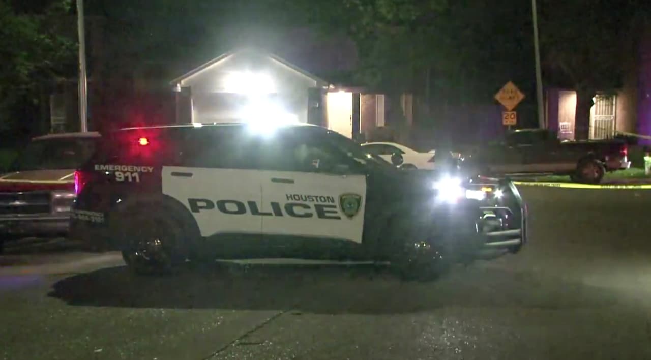 Marzano murió en la escena, indica el reporte de las autoridades. La familia del hispano solicita ayuda de la comunidad para esclarecer el caso.
<br>