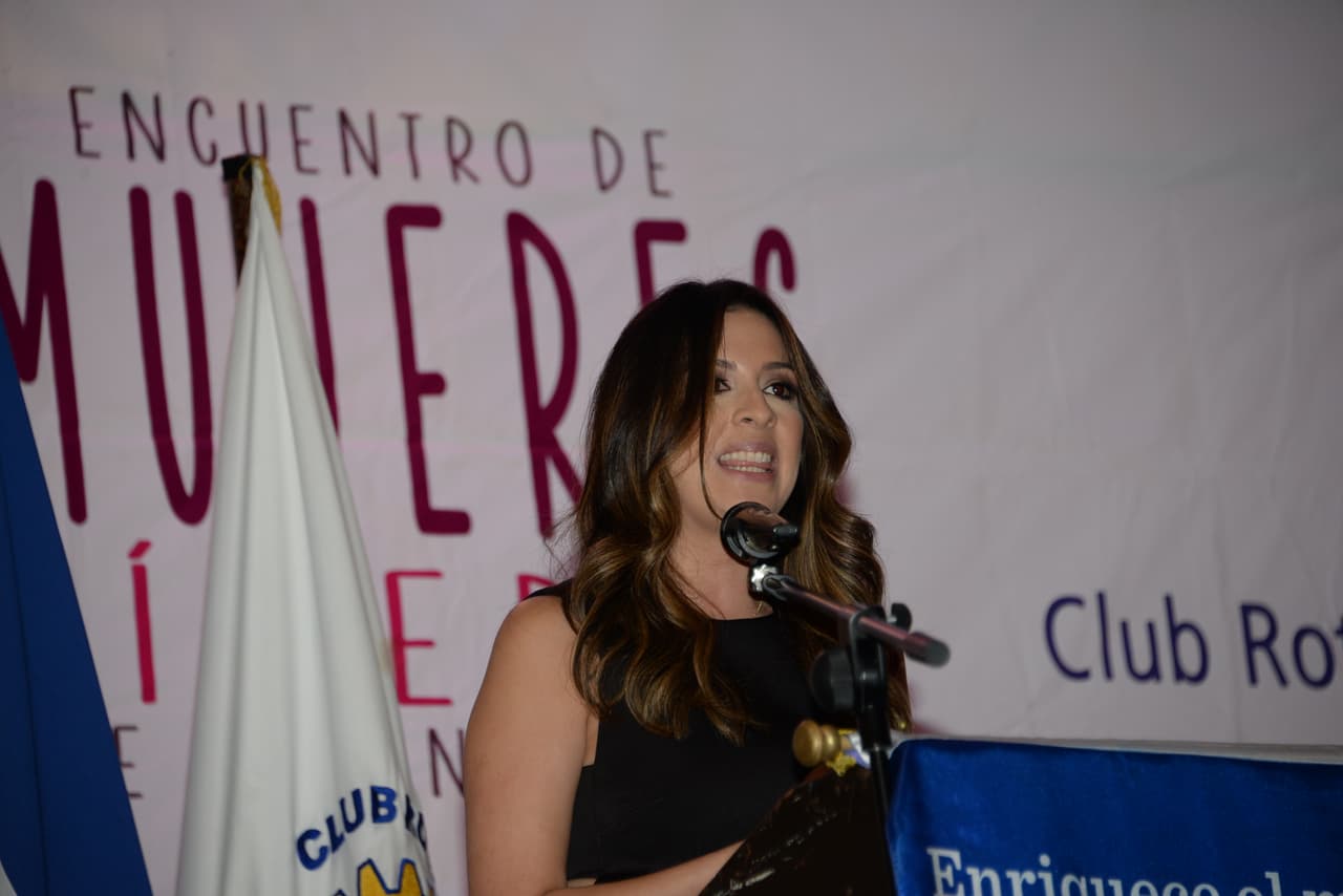 Su pasión y humildad inspira a otros a seguir adelante .