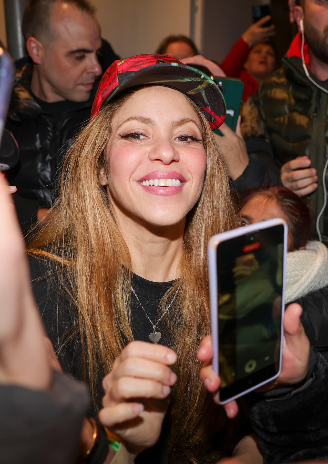 Además, la noche se llenó de color con los fuegos artificiales que iluminaron el cielo para celebrar un año más de la artista colombiana.
<br>