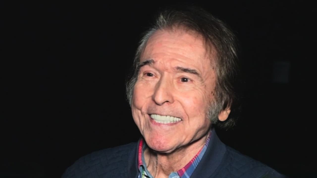 Raphael comparte su emoción al poder seguir cantándole a su público