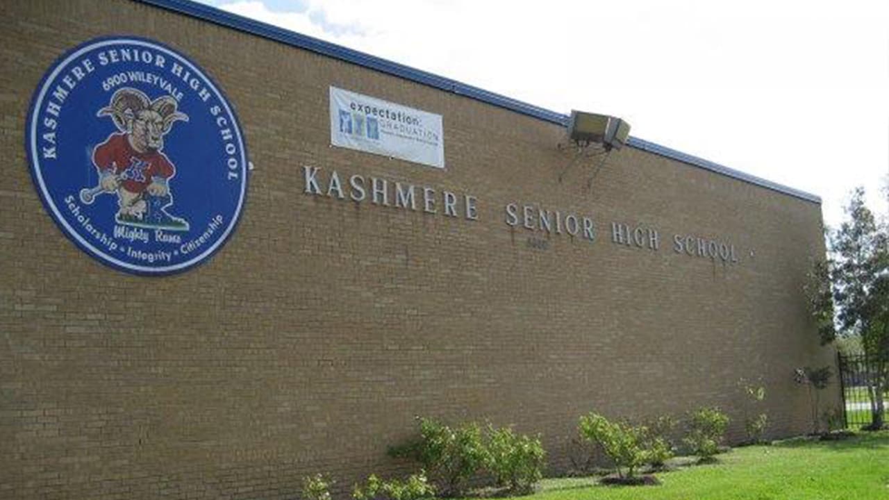 <b>Escuela preparatoria Kashmere</b>, ubicada en el 6900 Wileyvale St.