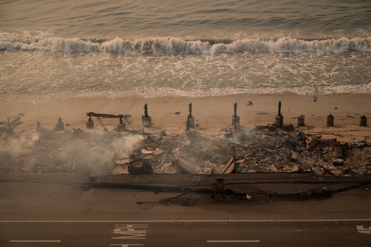Dos estrenos de películas y la grabación de varias series fueron cancelados debido al clima.
