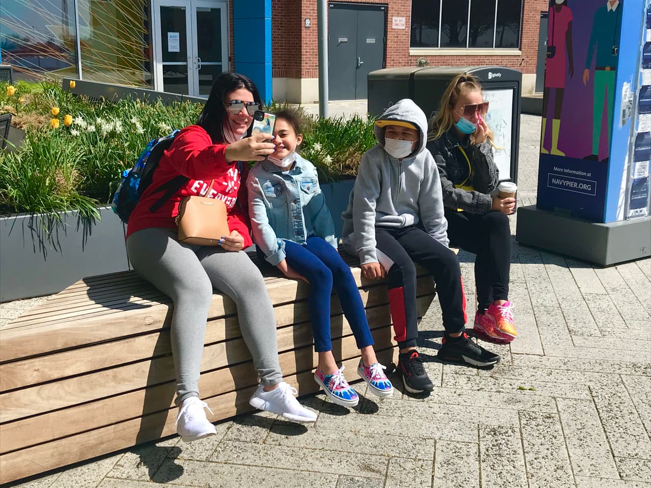 <b>Atracciones abiertas</b>
<br>Los siguientes restaurantes y atracciones están abiertos como parte de la fase de reapertura inicial: Billy Goat Tavern, Giordano's, Harry Caray's tavern, Margaritaville, Odyssey, Offshore rooftop and bar, Shoreline sightseeing, Seadog, Sable's Restaurant Lirica, The Centennial Wheel, Pepsi Wave Swinger y Carousel.
<br>