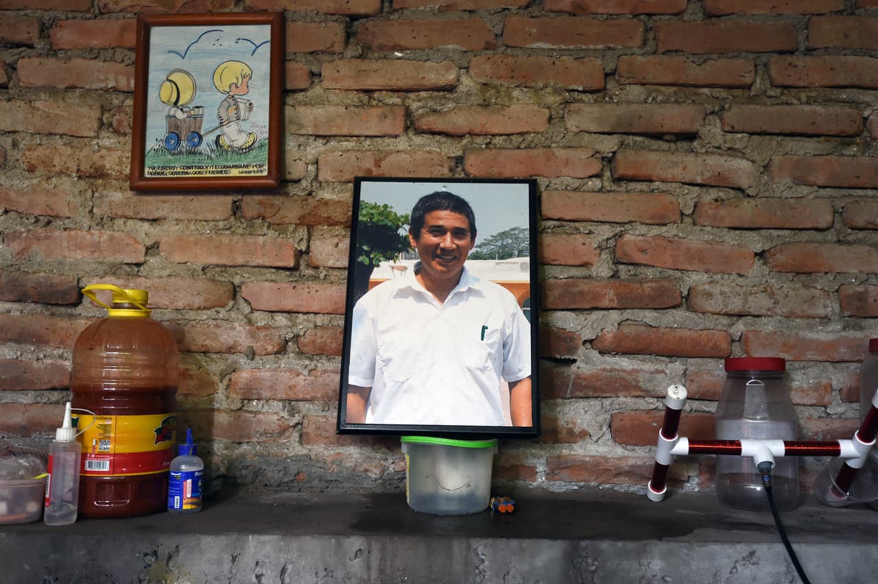 Un retrato de Moisés Sánchez en la casa de su hijo.