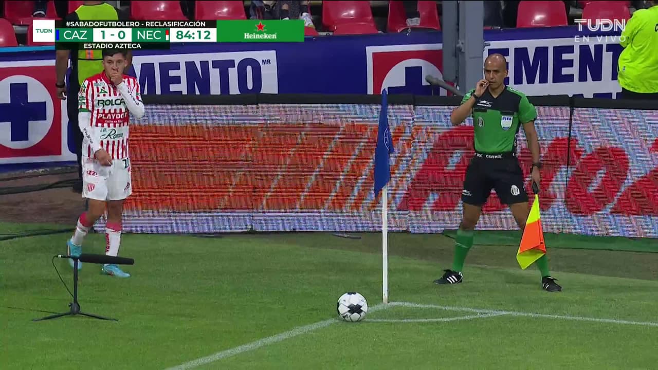 ¡TIRO ATAJADO! disparo por Fabricio Formiliano.