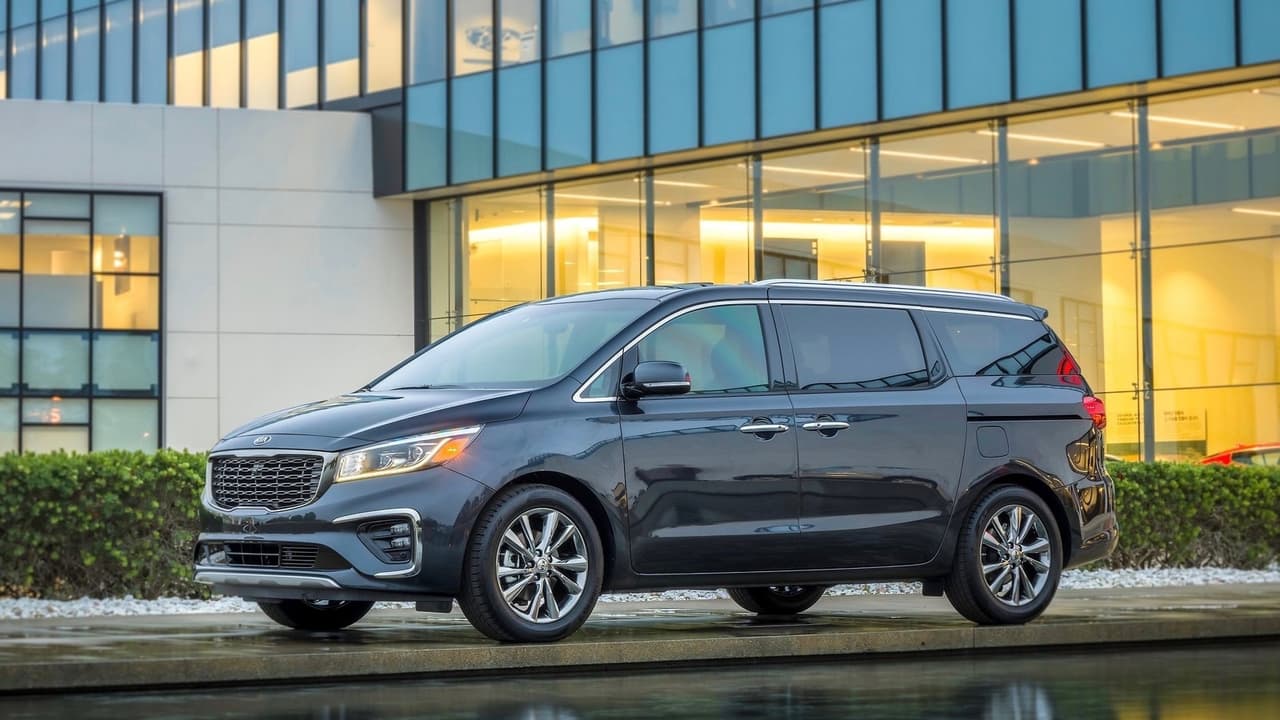 <h3 class="cms-H3-H3">4. Kia Sedona</h3>
<br>La Sedona es una de las cuatro minivans sobrevivientes del mercado estadounidense, bendecida por un suave V6 de 3.3 litros con 276 caballos de fuerza que no dejará frustrada a ninguna madre y su tropa.
