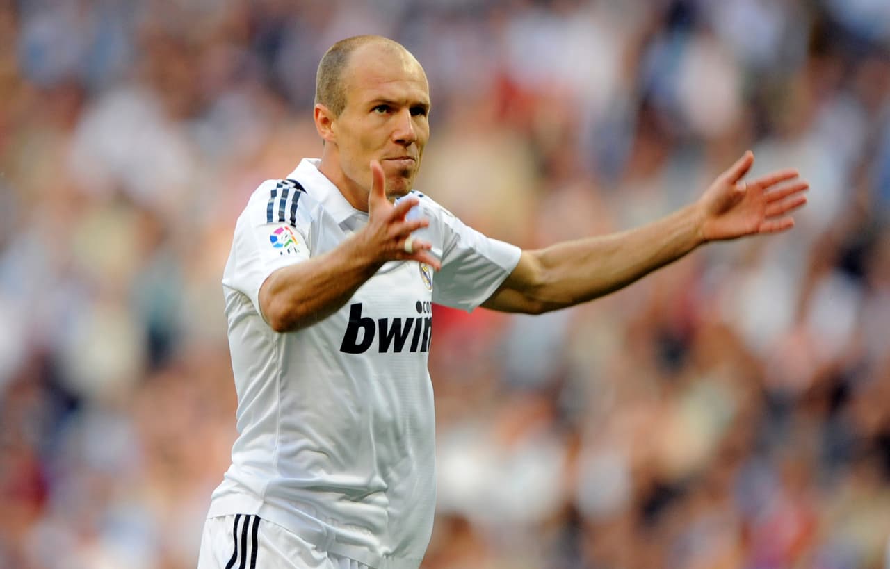 Apareció nuevamente Sergio Ramos para marcar el tanto que esperanzaba a la afición madrileña. Arjen Robben cobró un tiro libre fuera del área grande al 55’. El central no desaprovechó la oportunidad y remato de cabeza. Regresaba la calma al Bernabéu.