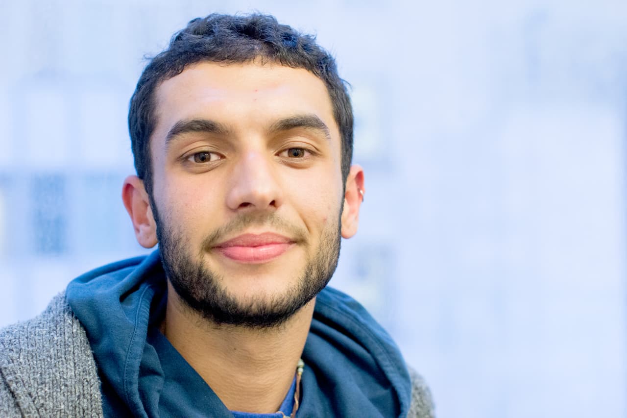 ¿Quieres convencer a familiares, amigos y desconocidos de que voten? Este activista te dice cómo