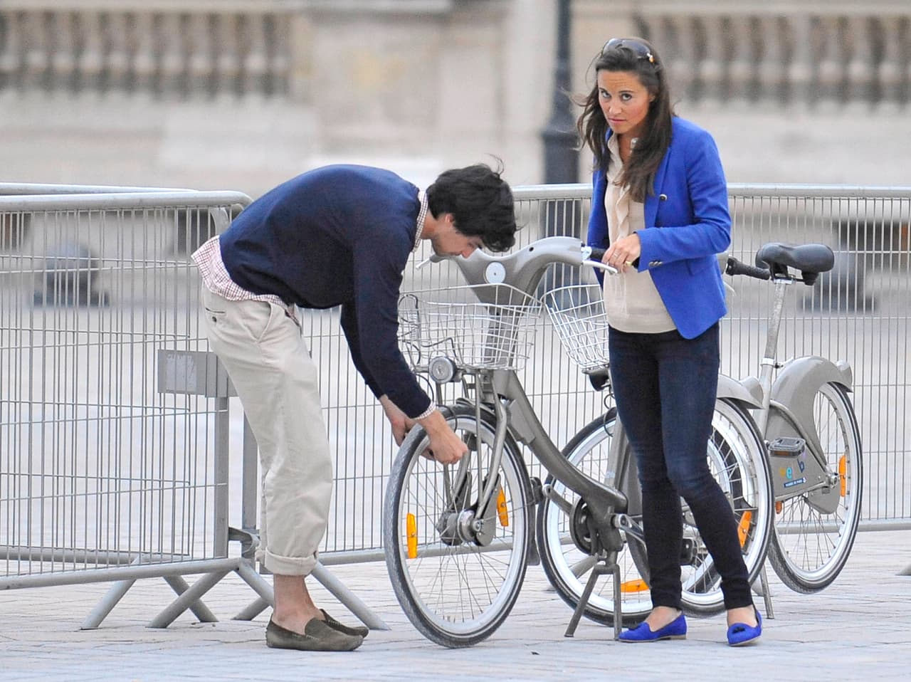 En los días más ajetreados, Pippa se decanta por usar pantalones, que combinados con algunas piezas no dejan de verse suficientemente formales.