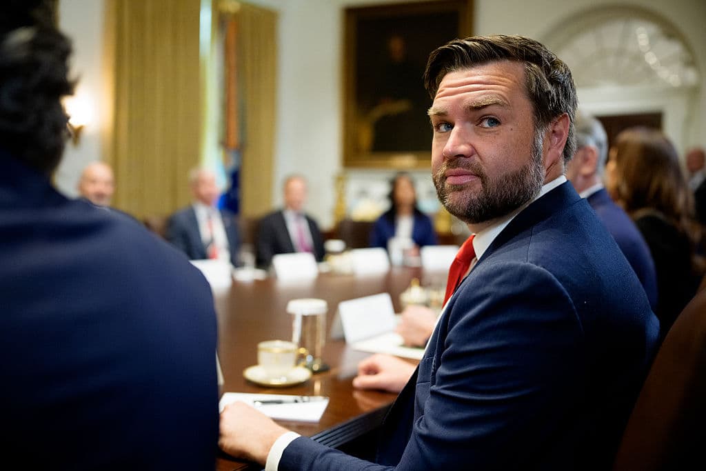 Cómo los intentos de JD Vance de implicar a los demócratas en el caso Epstein han reavivado la polémica en torno a Trump