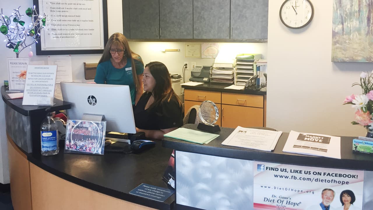 La clínica acepta diferentes seguros médicos.