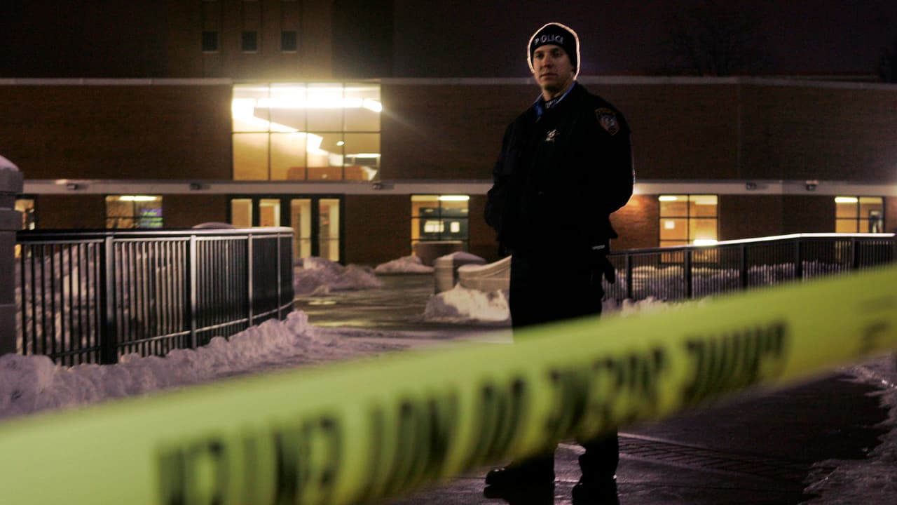 El 14 de febrero de 2008, un tiroteo masivo tuvo lugar en Northern Illinois University, ubicada en DeKalb, Illinois.