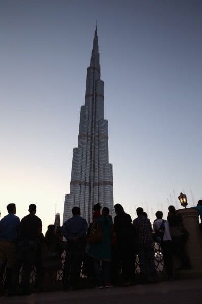 El 59% de los ricos de esta nación creó su propia riqueza. La perspectiva del país es muy positiva gracias al mercado de bienes raíces en recuperación y al próspero sector turístico.