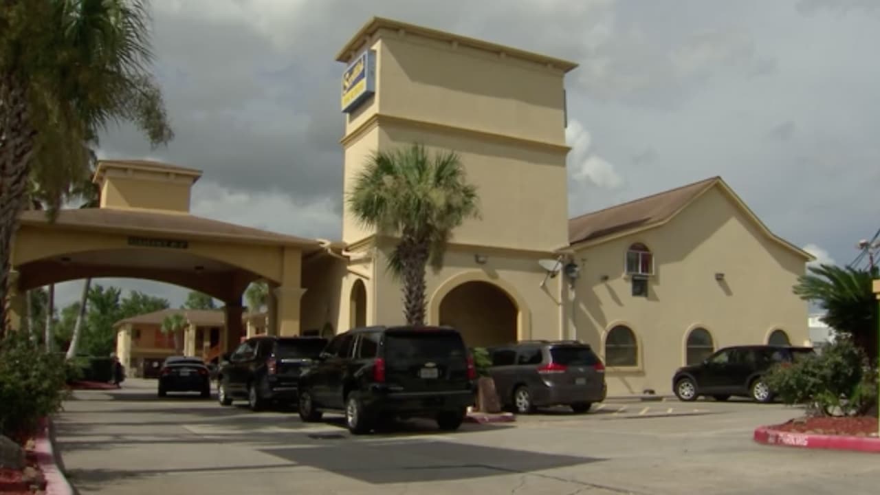 El Departamento de Policía de Houston identificó al sospechoso como Holman Hernández, quien fue encontrado junto a la niña en Scottish Inns and Suites en West Rankin Road.