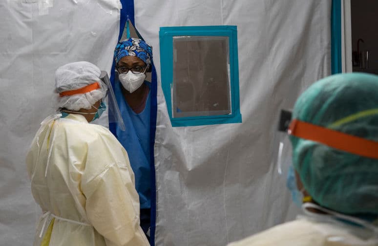 Bajan las hospitalizaciones por Covid 19 en California,  pero no así el número de muertos