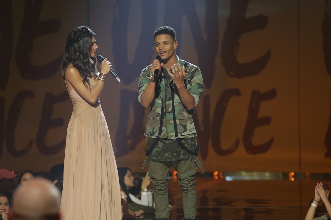 Su seguridad y carisma impresiona a cualquier persona que lo ve. Una vez más, Alejandra invitó a votar por este gran talento.