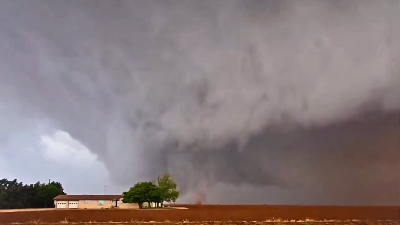 Tornados azotan el Panhandle de Texas: daños severos y desastre en Canyon