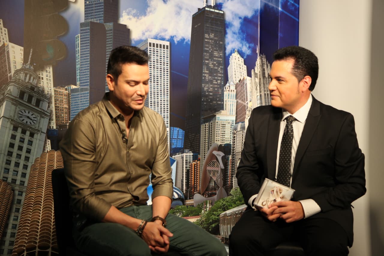 El cantante contó lo que esta enfermedad ha significado para él y para su familia, quienes se han unido más que nunca para cuidar a su padre y dijo que entre todos se encargan de brindarle atenciones.