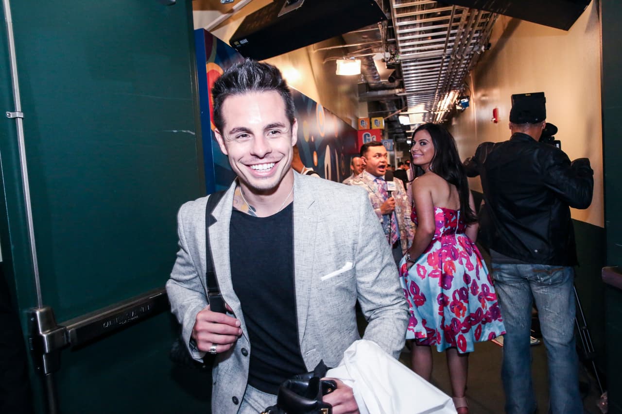 Casper Smart ya iba de salida al final de la noche.