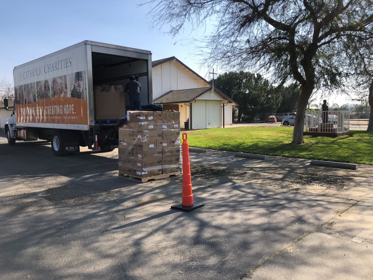 <b>Cúando: 11 de marzo, entre la 1 pm y 3pm</b>
<br>
<b>Dónde: </b>Iglesia católica Santa Isidora de Orange Cove, 480 Adams Ave., Orange Cove, CA, 93545.