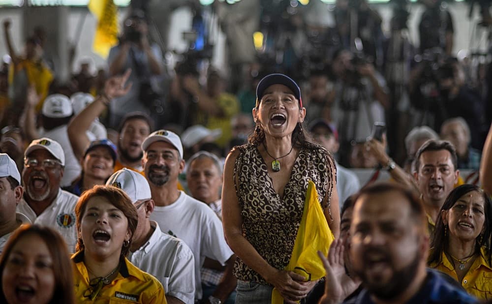 Autoridad electoral en Venezuela aprueba el inicio del proceso para activar un referendo contra Maduro