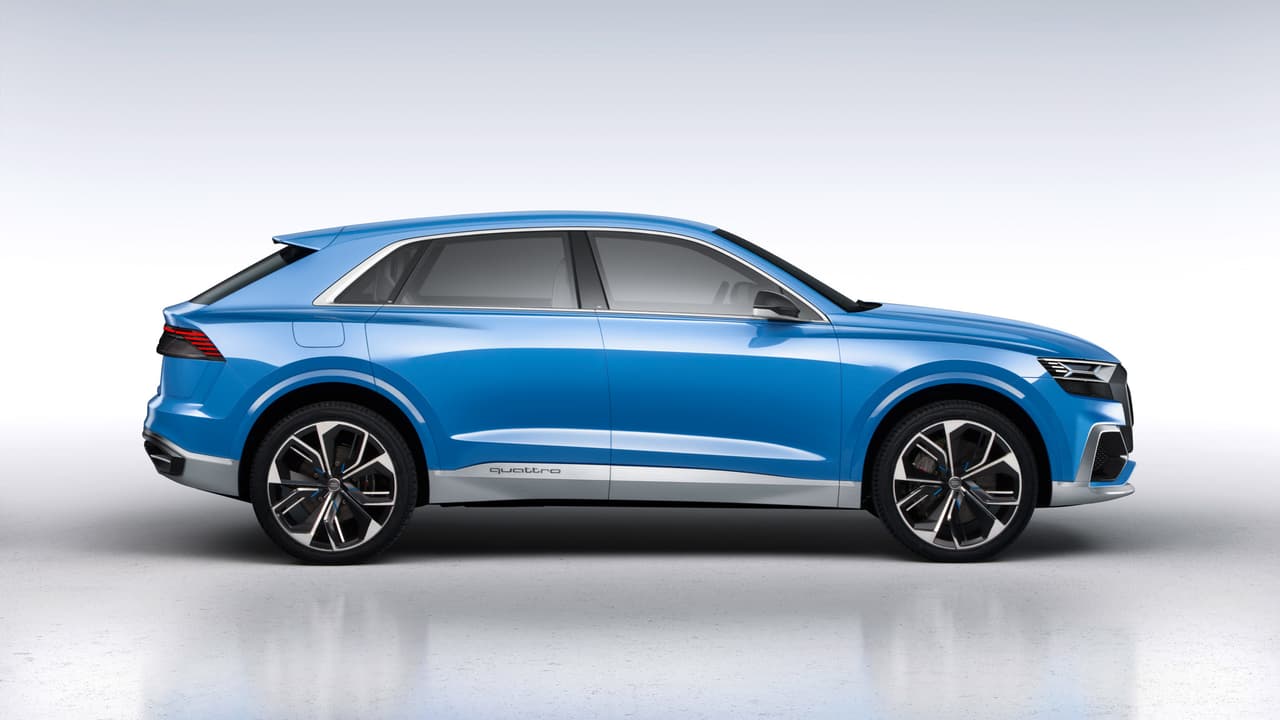 Una de las características del diseño exterior de la Audi Q8 Concept es la ausencia de un marco en las ventanillas laterales. 
<b>Sus puertas se abren con la sola detección del tacto en ellas.</b>
