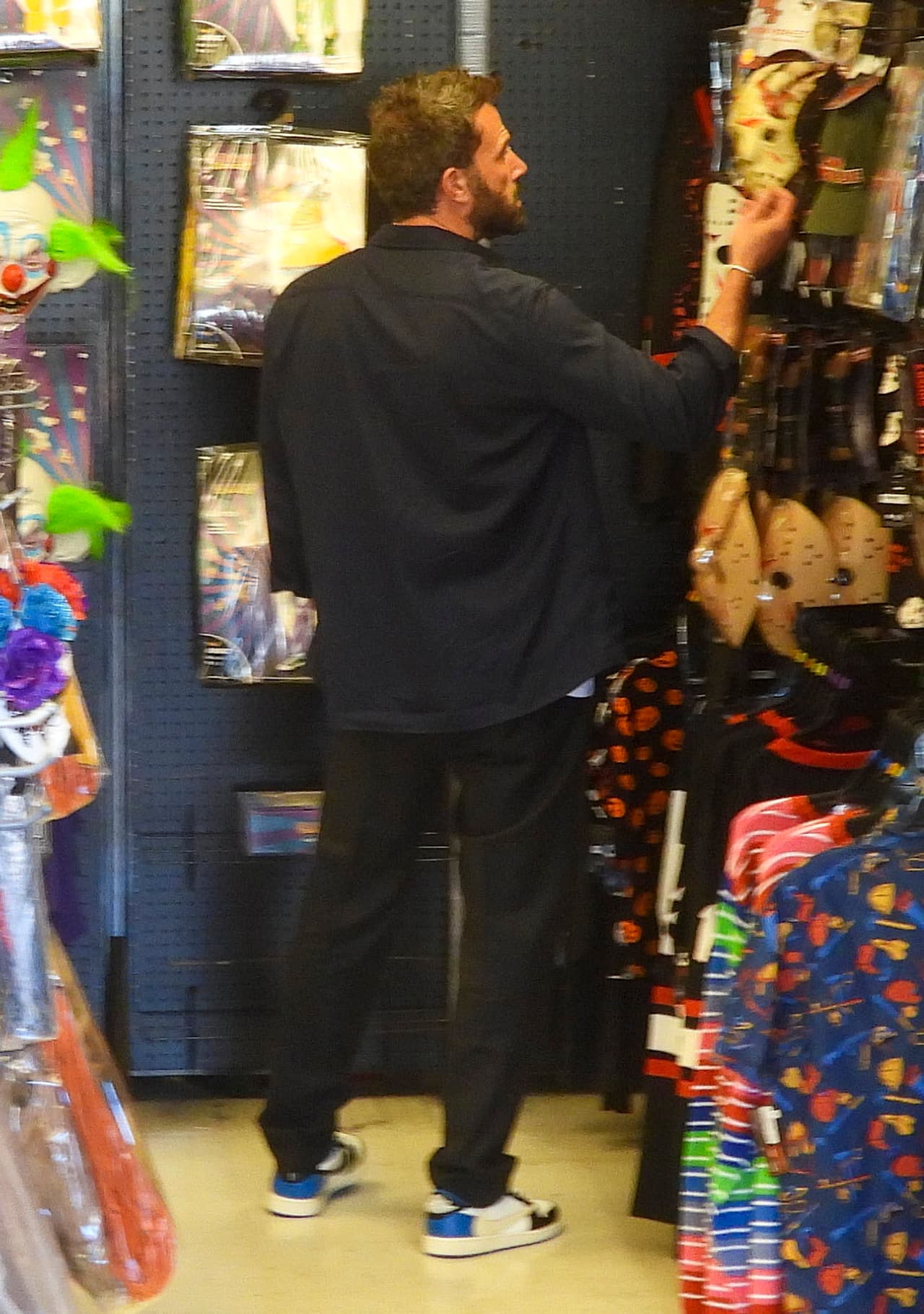 En esta salida, JLo pareció no haber acompañado a las chicas ni a su esposo, con quien 
<b><a href="https://www.univision.com/famosos/fotos-boda-jennifer-lopez-a-little-white-chapel-ben-affleck-fotos">se casó en julio pasado al civil en Las Vegas. </a></b>
<br>