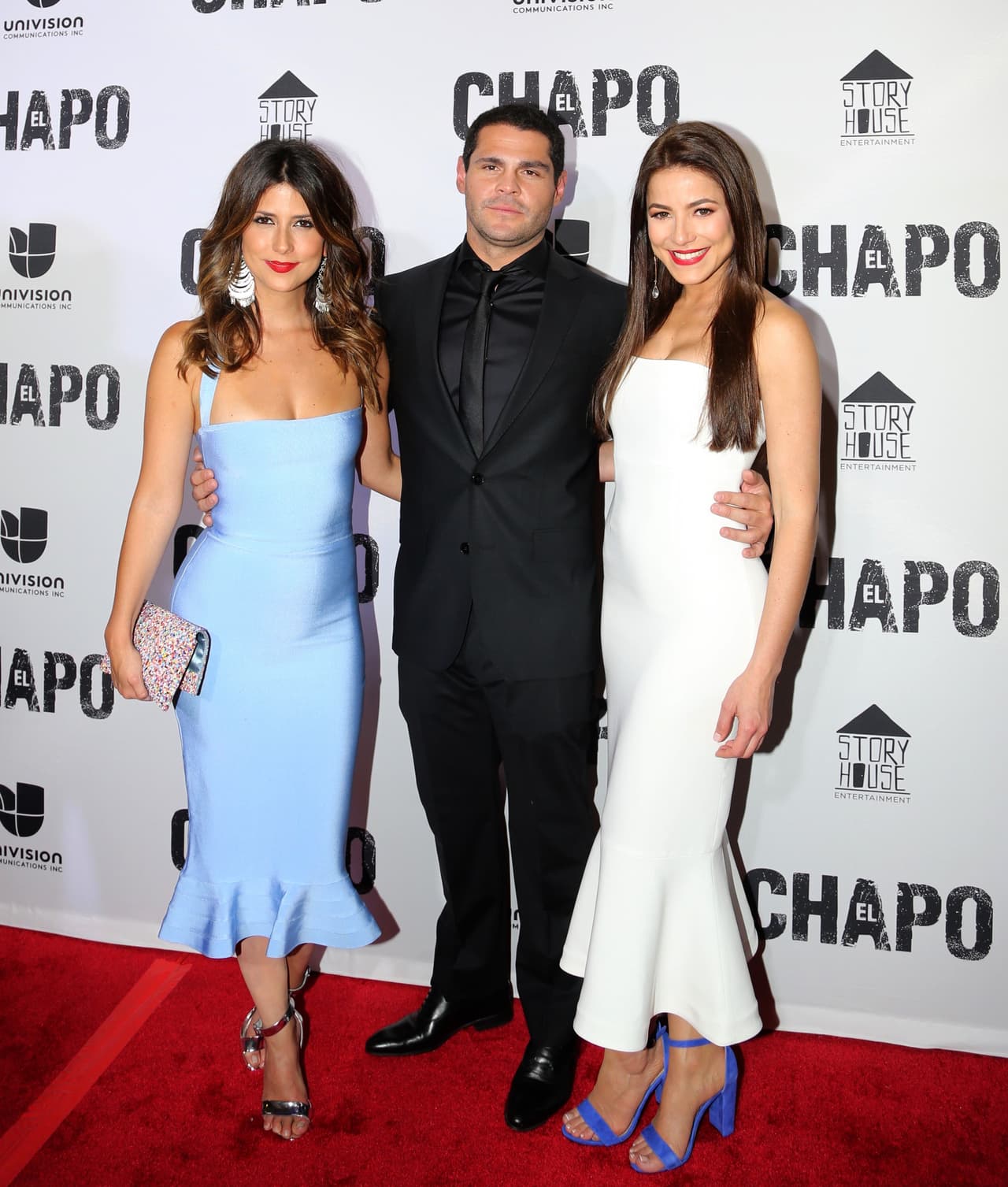 Las actrices 
<b><a href="https://www.google.com.mx/url?sa=t&rct=j&q=&esrc=s&source=web&cd=1&cad=rja&uact=8&ved=0ahUKEwiqkdi6pLPTAhXJ7IMKHcS5DsIQFggjMAA&url=http%3A%2F%2Fwww.univision.com%2Ftemas%2Fvalentina-acosta&usg=AFQjCNEQCw6hRzIc55iZlqo0Pnu6VZ-KuA&sig2=0Bh7FnaUMlK1v6INk4RLHA">Valentina Acosta</a></b> y 
<b>Juliette Pardau</b> dan vida a las esposas del capo más peligroso de México.