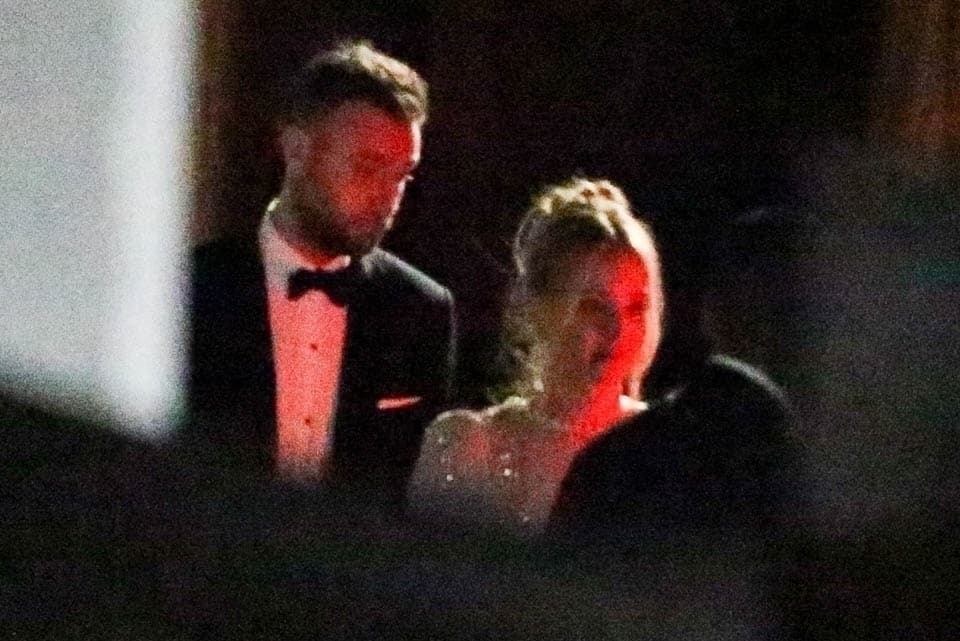 <b><a href="https://www.univision.com/famosos/esto-es-lo-que-sabemos-de-la-boda-de-jennifer-lawrence-y-cooke-maroney-fotos">Jennifer Lawrence se casó</a></b> con Cooke Maroney el pasado sábado 19 de octubre en el icónico castillo Belcourt de Newport, en Rhode Island.