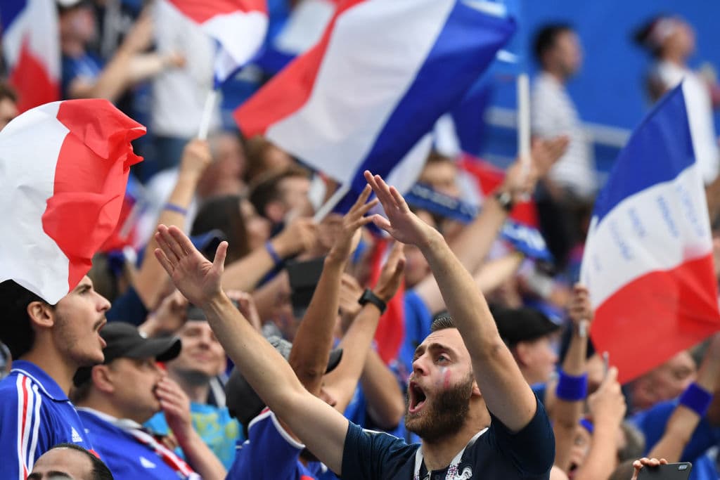 El colorido y los atuendos demostraron la alegría de los fanáticos en medio del duelo de cuartos de final entre Uruguay y Francia, en la lucha por un cupo a la semifinal del Mundial de Rusia 2018.