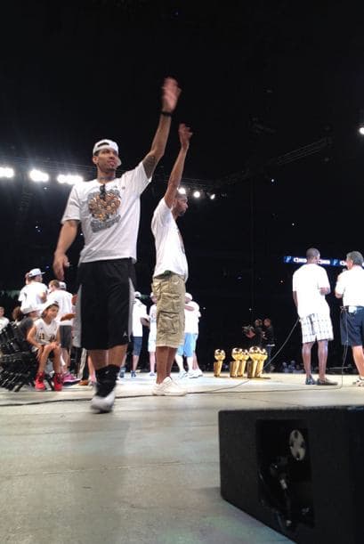 Photos: Spurs Championship Alamodome Celebration 2014