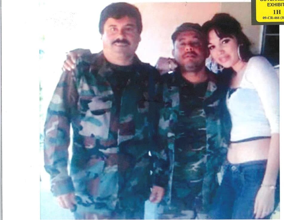 Los hijos mayores de 'El Chapo' fueron entrevistados por un "productor colombiano" que escribía un libro y el guion de una película sobre la vida de su padre. Ambos tomaron control de ese proyecto, que jamás se realizó. Así lo reveló el capo Alex Cifuentes en el juicio contra Guzmán.