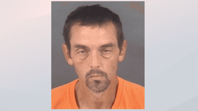 J. Puppe acusado de robo de pertenencias en vehículos